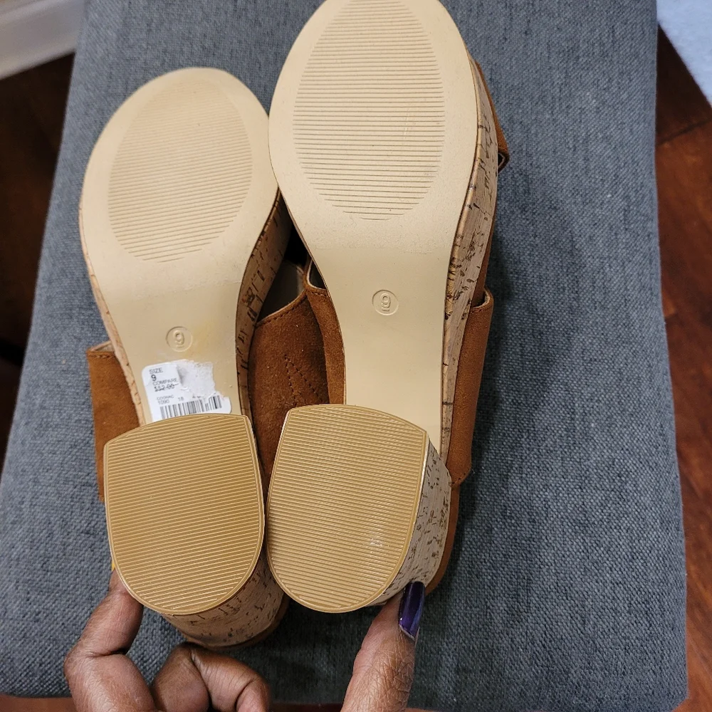 Comfort EST cognac brown wedge sandals.